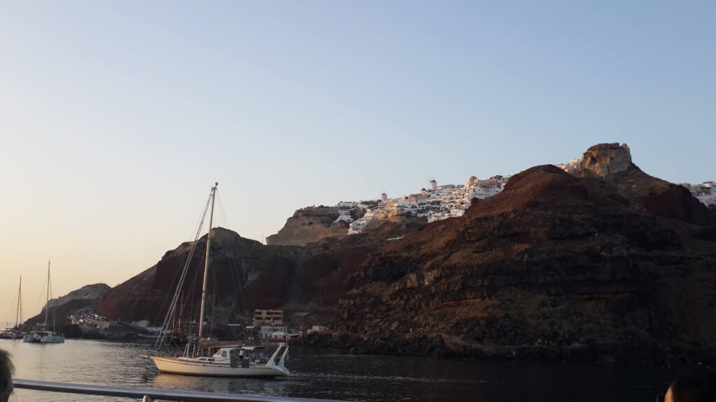 Santorini com seus últimos raios de sol